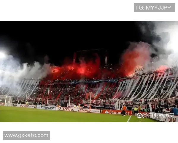 被欧洲球迷频繁批评的足球明星背后的真相与争议