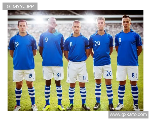 油头球星闪耀绿茵场 解析球场魅力与个人风格的完美结合 油头球星闪耀绿茵场 解析球场魅力与个人风格的完美结合