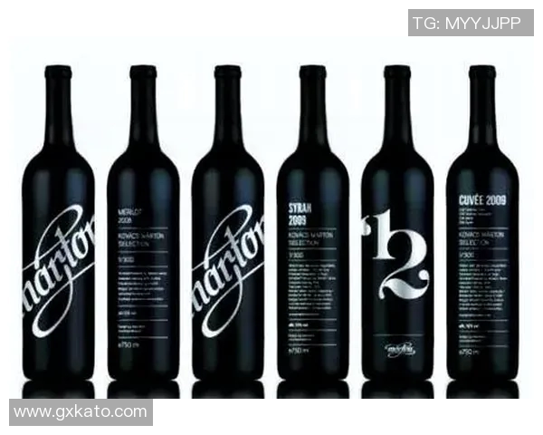 足球球星与红酒瓶大小对比揭示运动员体型的秘密与差异