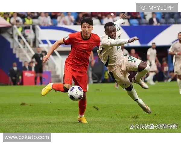 足球球星赛场遭遇尴尬瞬间令人哭笑不得的精彩盘点